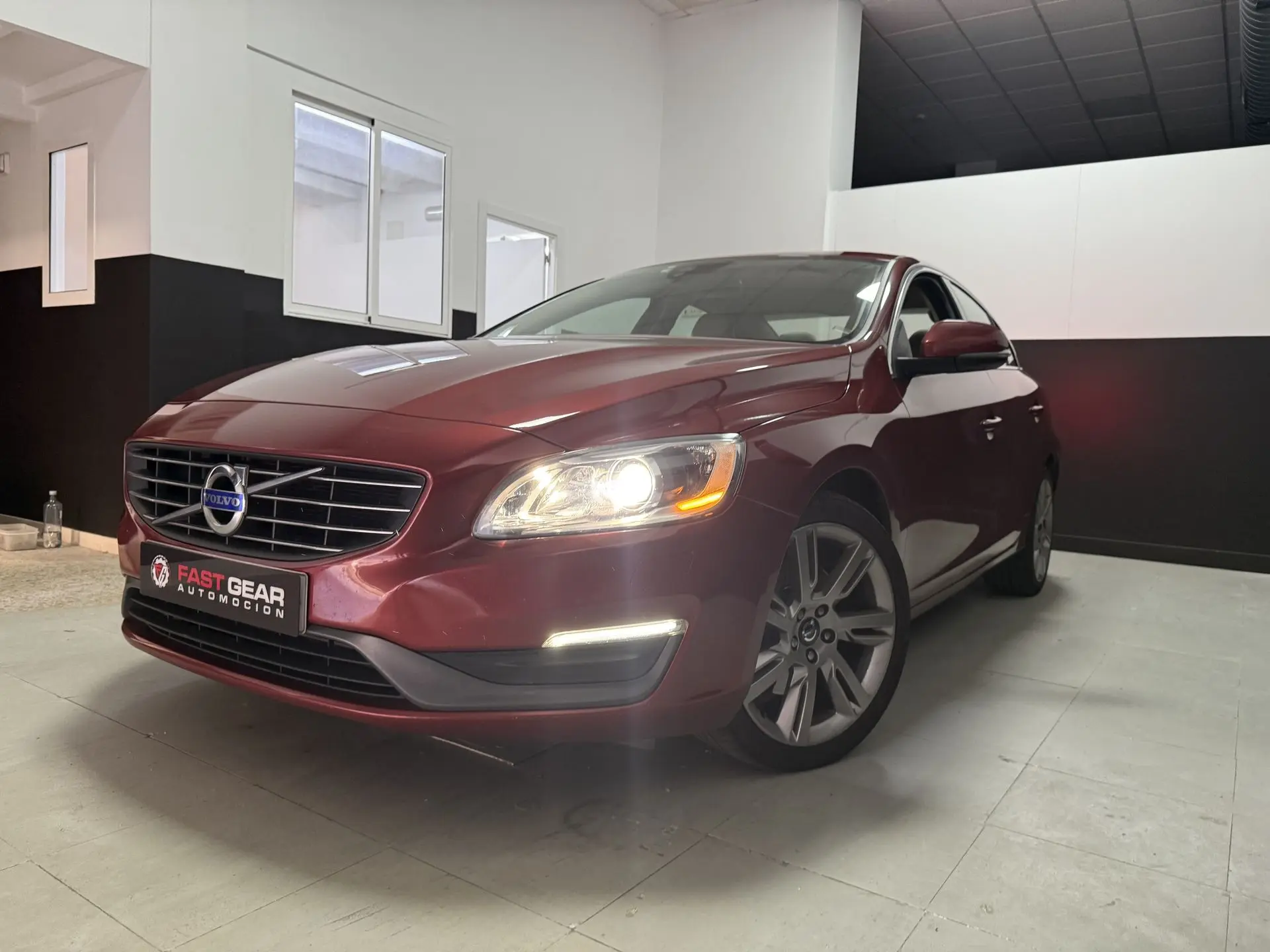 VOLVO S 60