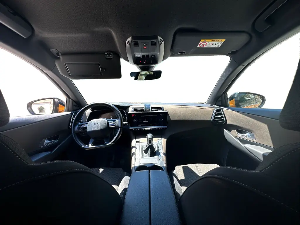 19 - Front Dashboard.webp
