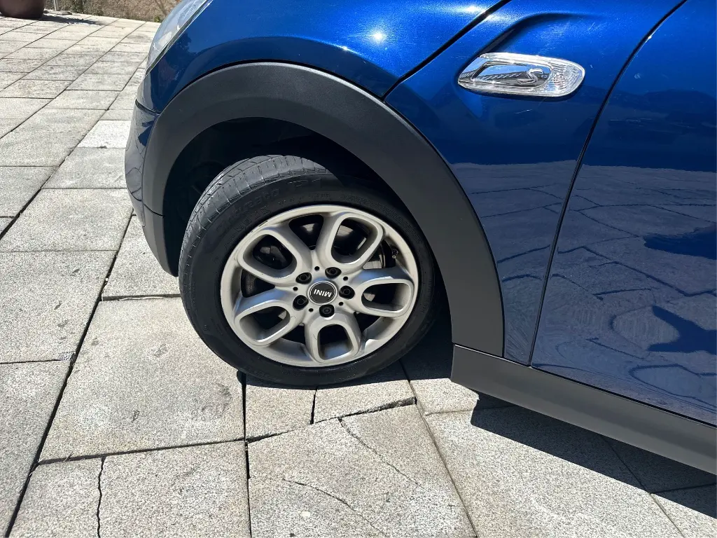 19 - Front Passenger Side Tire.webp
